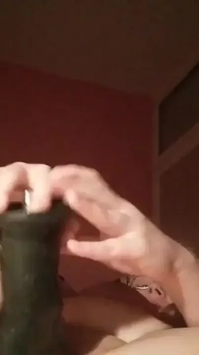 BBW fisting pussy with a fist toy