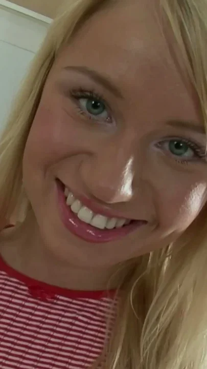 A Gigantic and Hard Cock for the Small Ass of a Hot Jessica Miller