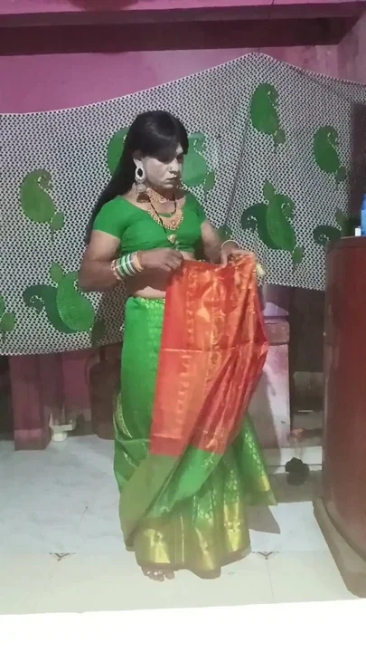 Deshi Madhuri bhabhi crasdreshing Clip 2
