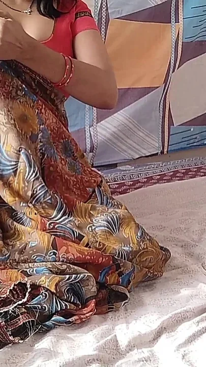 Lady Seduce Tenant Boy for Sex Desi Bhabhi XXX