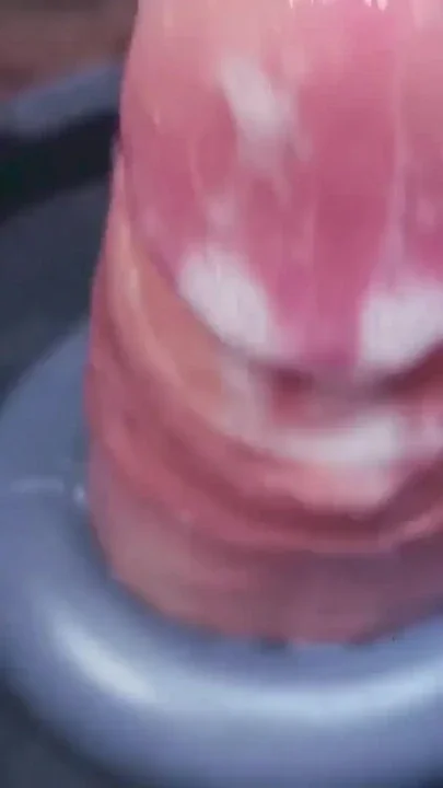 Penis machine with a new attachment Clip 1