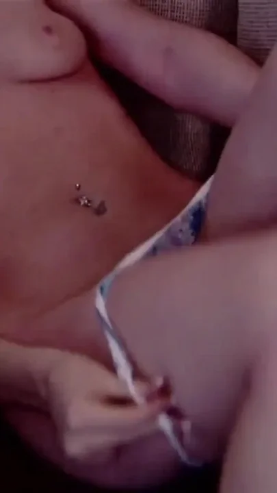 Sexy redhead masturbates in close up action