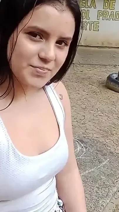 I Invite an Unknown Athlete to My House and I Fuck Her Delicious Pussy