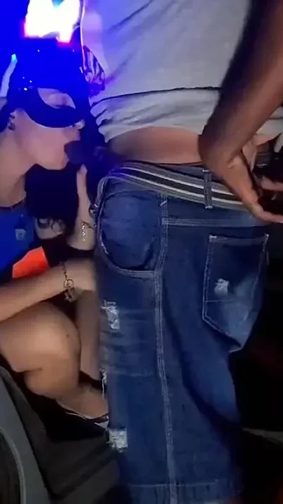 Hot Wife Was so Horny That She Left Carnival to Moan About Negao's Dick in the Parking Lot