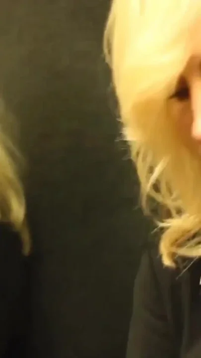 Lesbian pussy wake up