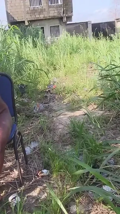 Two Lovers Traveling by Road Decided to Fuck in the Bush When There Bus Has Issued