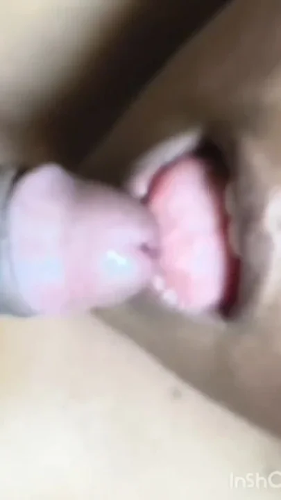 Biwi ke muh me land ka pani daal diya Clip 1