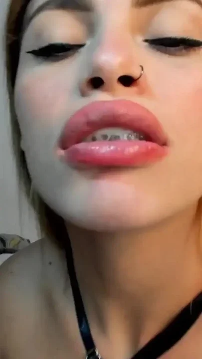 Double in mouth OMG SWALLOWS MILK Clip 1