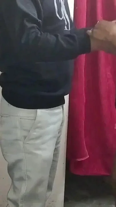Bhabhi Apne room mein Bulaya sex ke liye jab unke pati Ghar per nahin the bhabhi