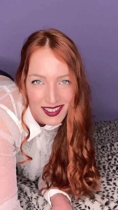 Liz Rainbow - Italian JOI