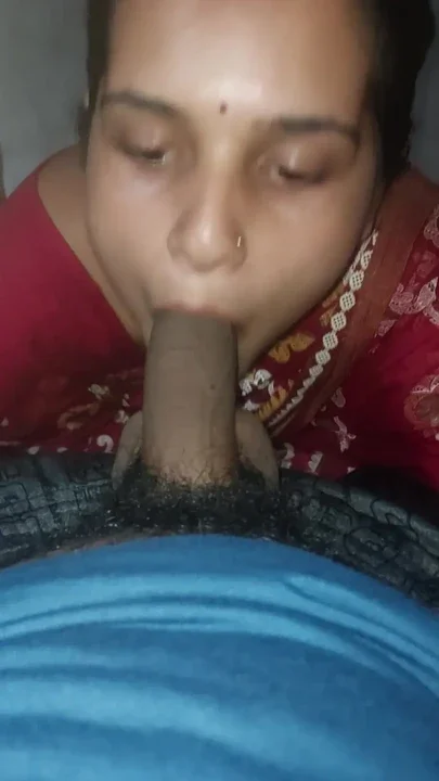 Desi Indian housewife blowjob