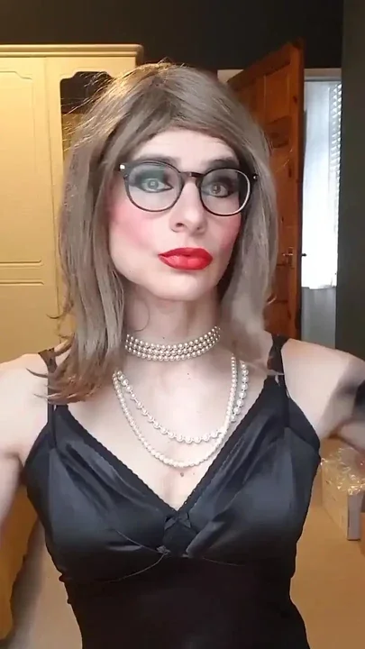 Feeling Glam - i love this satin black dress