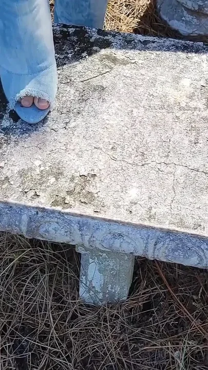 Fingering Myself Outdoors Until I Cum