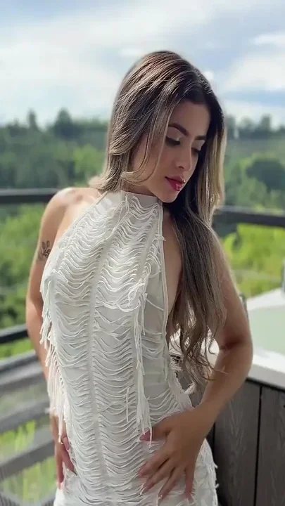 POV Petite Colombian Girl Gets Fucked by a Big Cock in Jacuzzi