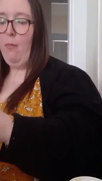 BBW SSBBW stuffing belly fish and chips