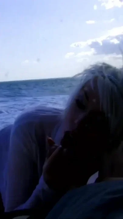 A good fuck under a blue sky deserves a hot blonde