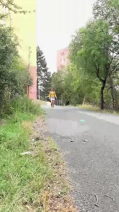 Fast Gushing by Got2Pee where girls come to piss