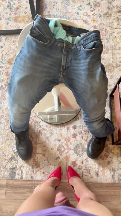 I crushed the pizza boy's balls Clip 1