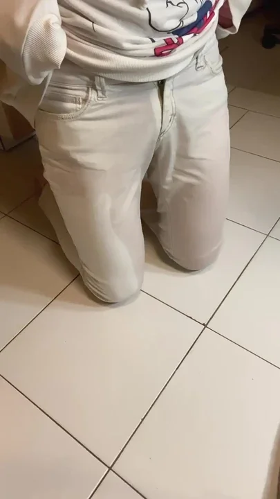 I love the feeling of my warm piss in my white jeans Clip 1