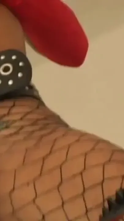 Hot sweet ass needs huge cock