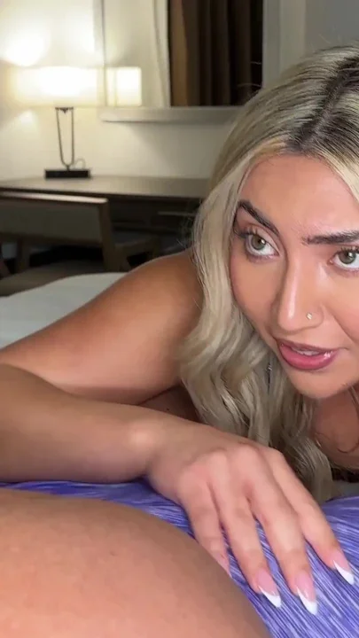 Thick Young Latina Fucks Older White Bull