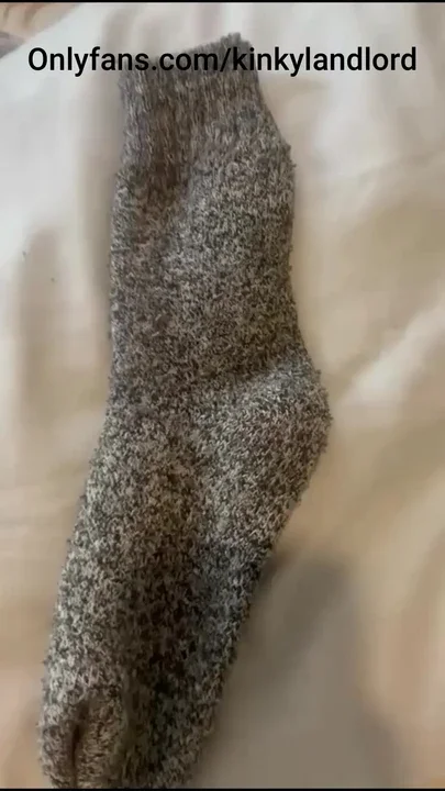 HOW TO WEAR A GREY SOCK