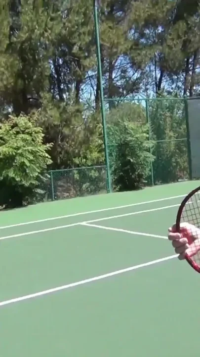Hot babes on the tennis court