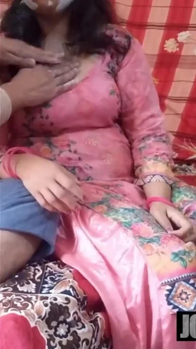 Hot Punjabi Stepsister in Pink Salwar Suit Gets Fucked by Stepbrother on Holi