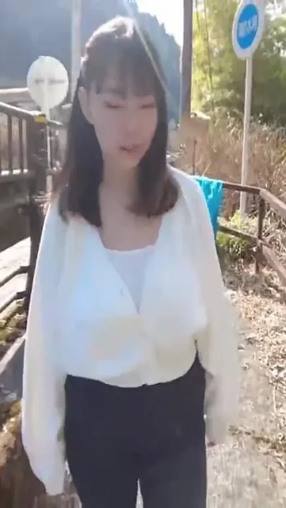 Street Soak - Can You Handle How This Huge-bust Beauty Gets Juicy in the Open Chapter-2