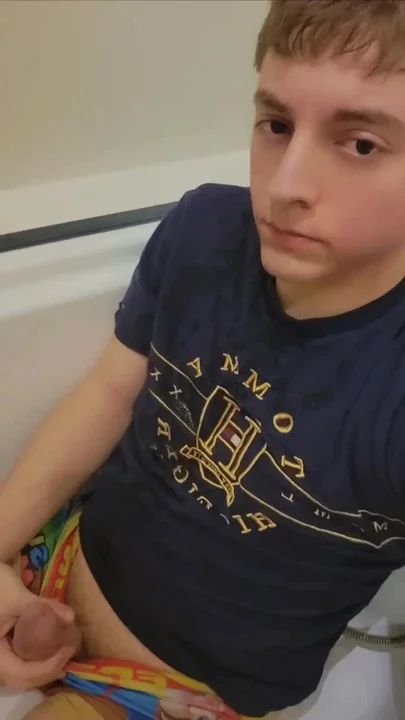Yellow piss in my mouth Clip 1