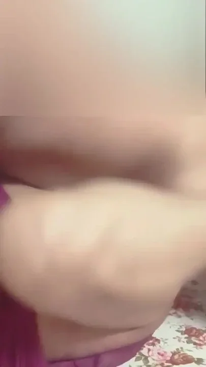 Desi aunty ki big local romantic Clip 1