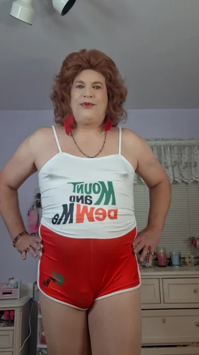 Looking for local pretty Female and Transgender creators and local male creators