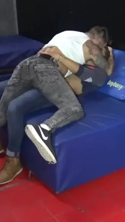 Maritn Mazza fucked bareback by striaght latino curius