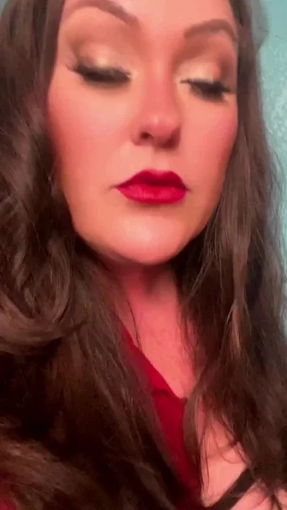 Sexy mature woman is horny AF & tells you exactly what she wants
