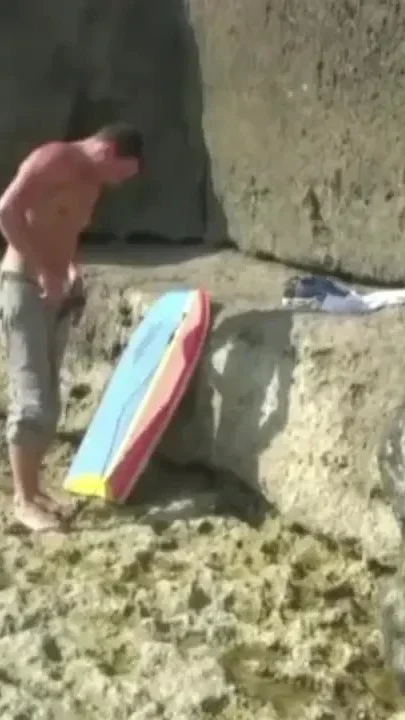 Enzo Rimenez fucked in exhib beach by Jordan Fox