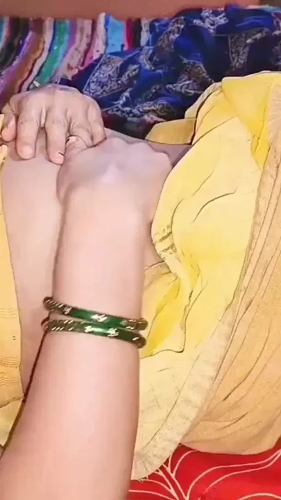 Janvi Bhabhi First Time Fucked by Her Stepbrother in Law in His Bedroom Clip 1
