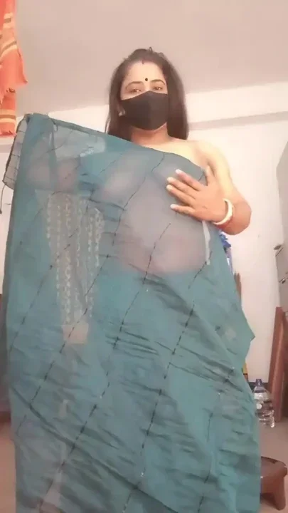 Sexy boudi making fingering video for her audience Clip 1