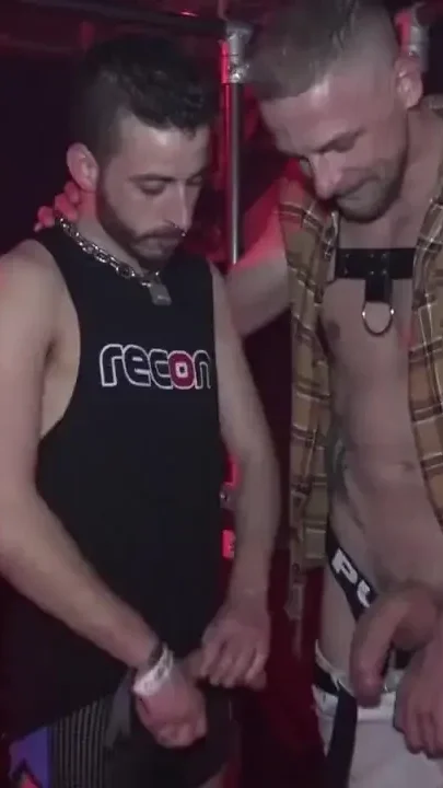 The sexy Zac Johnson fucked raw by Portos XXL