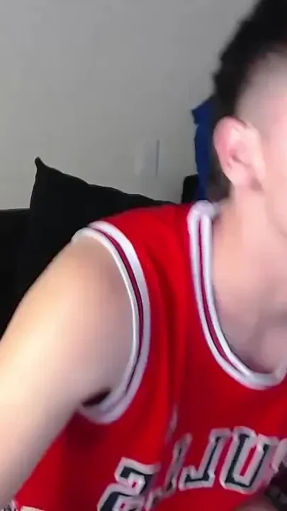 I Strip Naked to Masturbate Until I Eat My Cum