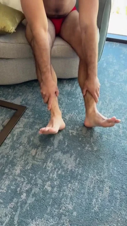 I Feet size is XXL US 13 - EU 475 Clip 2