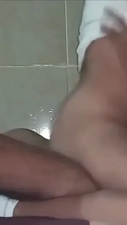 Creampie the Neighbor Asks Me for Help to Move Her Furniture and Lets Me Cum in Her Pussy