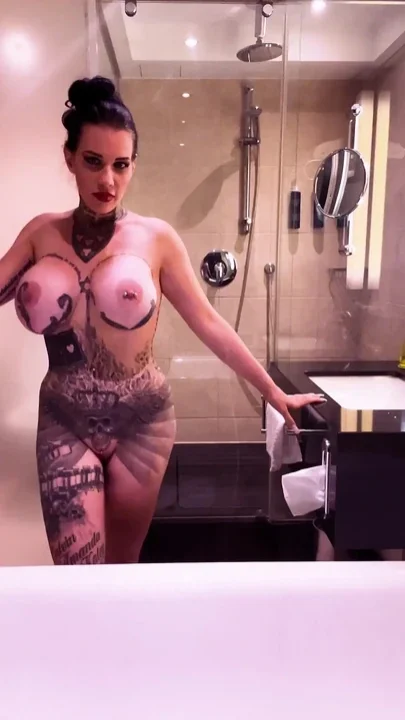 Hot Pornstar Model Needs Full Body Oil Massage to Relax