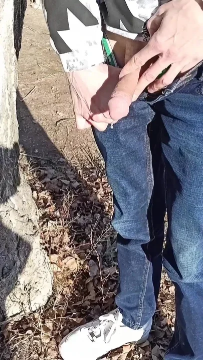 Outdoor milking of a dick pissing with a huge hose of an impudent schmuck