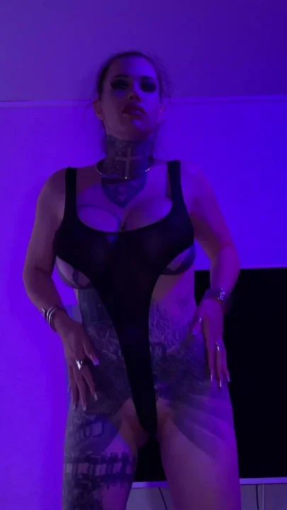 Thong Body & Deep Lust