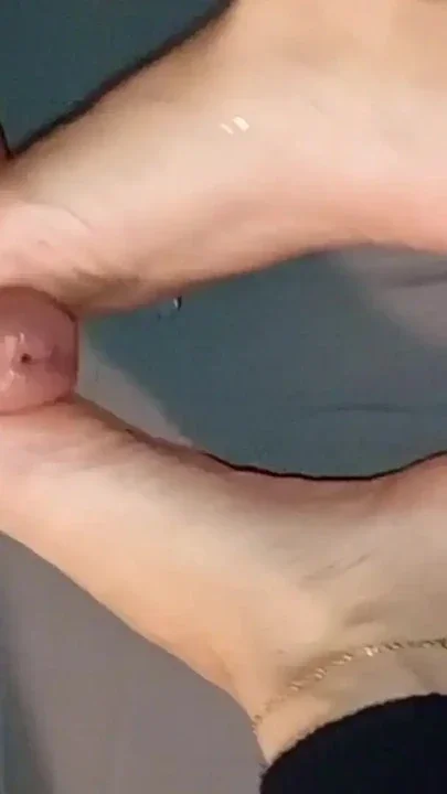 Incredibly Hot Footjob by LittleMissMiniFeet Clip 3