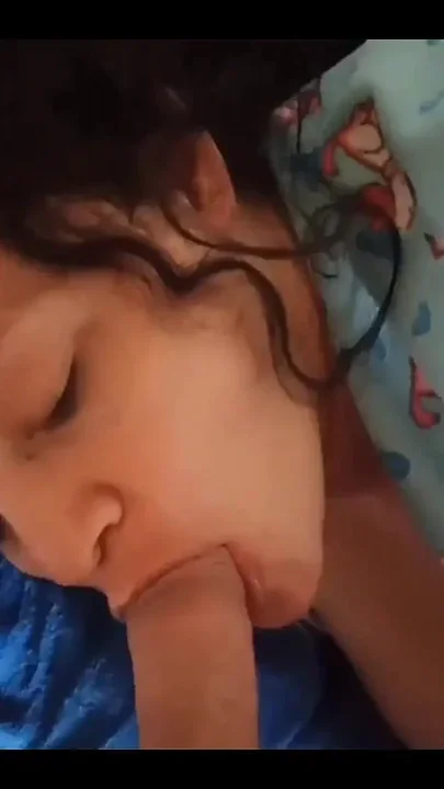 Stepmom MILF Is Woken up in the Morning by Her Stepson's Dick That Wants Her to Suck It