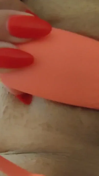 Busty stepmother gets turned on and masturbates her huge pussy remembering her
