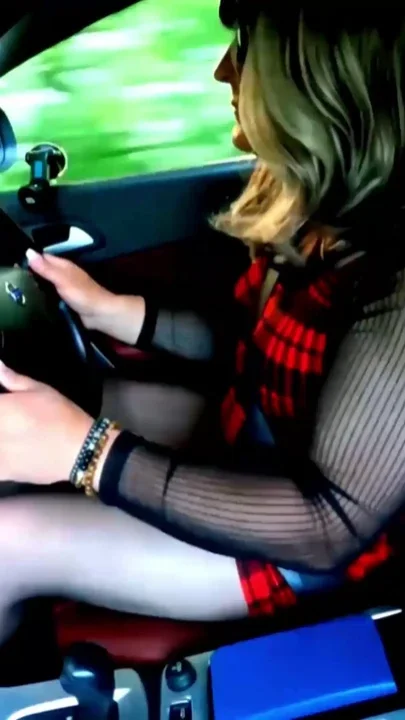 Amateur crossdresser kellycd2022 evening drive