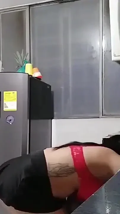 18 year old brunette big saggy tits from New York United States fucking her