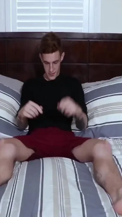 Str8 twink Tyler Nugent cums all over himself in his first solo